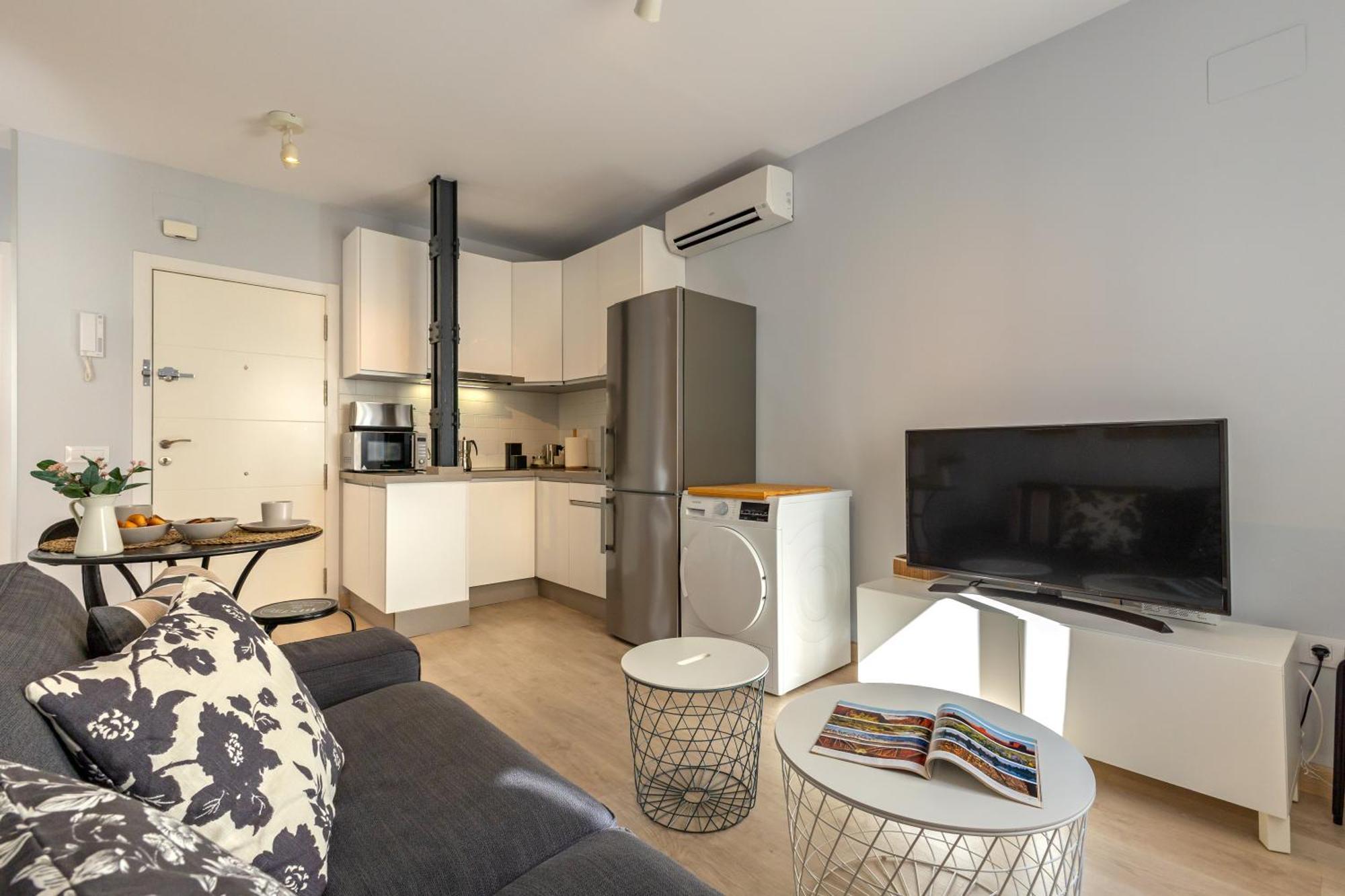 Charming 2 Bedroom Apartment At Iconic Triana Neighborhood By Ocityzen Seville Exterior photo