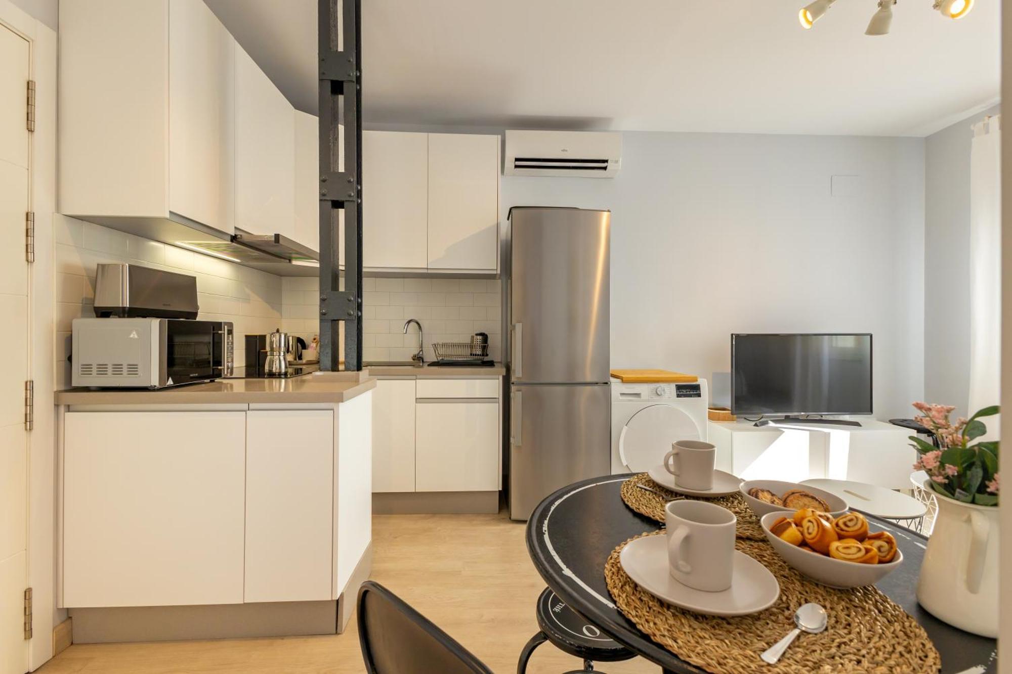 Charming 2 Bedroom Apartment At Iconic Triana Neighborhood By Ocityzen Seville Exterior photo